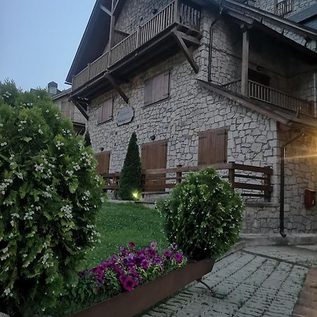 Residencial Valle De Benasque Exterior photo